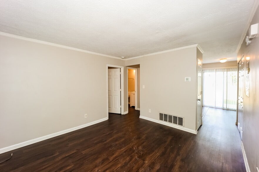 Building Photo - 8272 Canyon Forge Dr