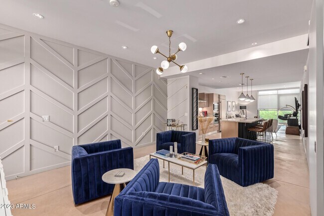 Building Photo - 4737 N Scottsdale Rd