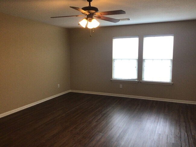 Building Photo - 1022 Yorkshire Hollow Ln