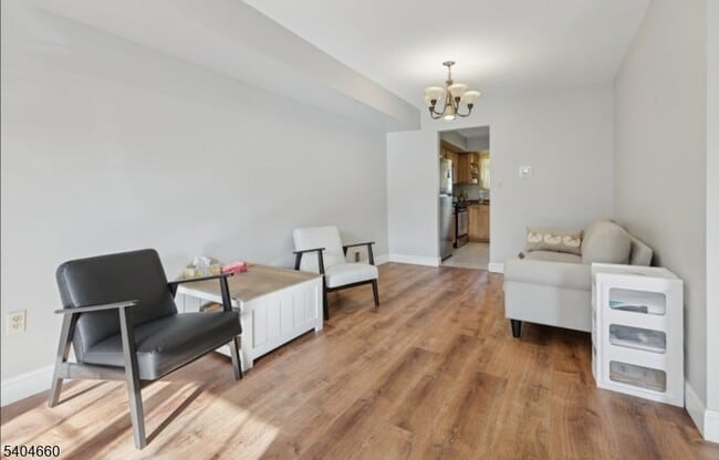 Building Photo - 360 Cotswold Pl