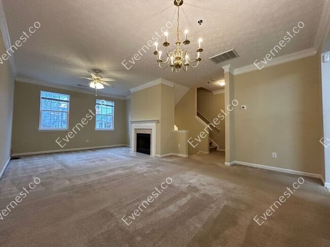 Building Photo - Bright 3-Bedroom Townhome with Ample Space...