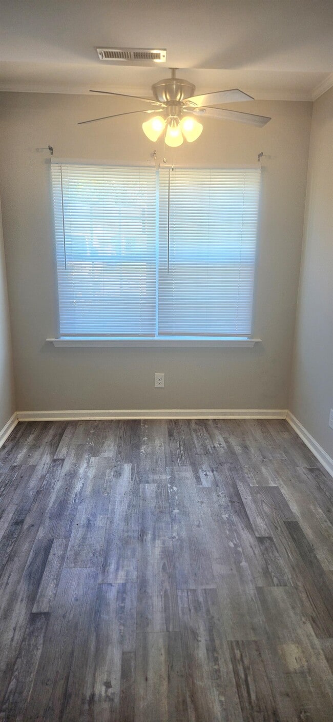 Building Photo - 2913 Lee Ct