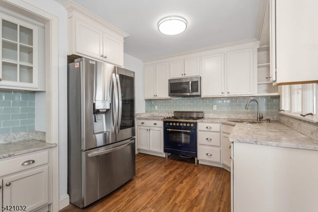 Building Photo - 145 Highview Terrace