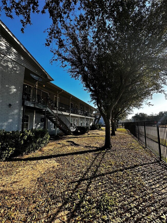 Primary Photo - 7201 Hallshire Dr
