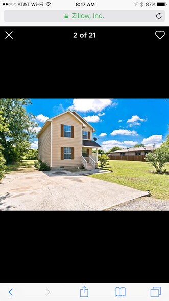 Front View - 404 S Texas Dr
