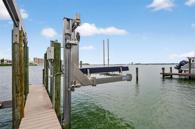 Building Photo - 160 Marina Del Rey Ct