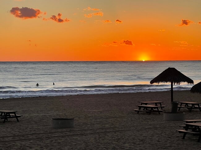 Private beach access just steps away... - 133 Sea Urchin Ln