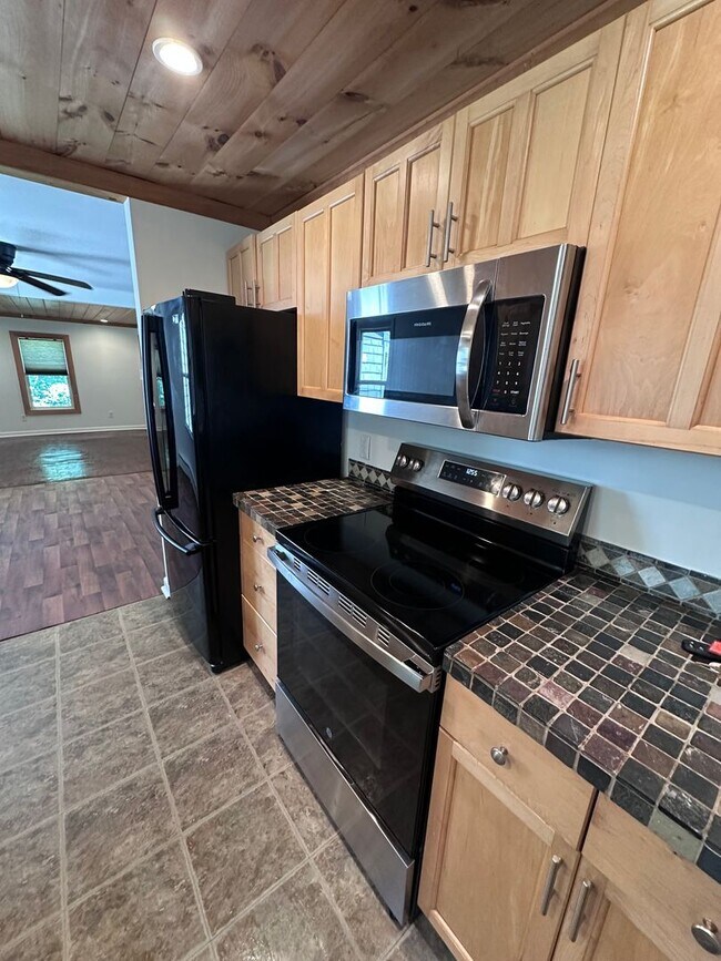 Building Photo - 4017 Nelson Heights