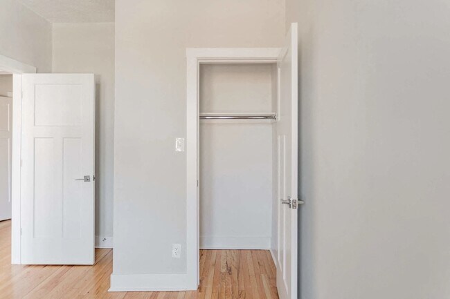 Building Photo - 6143 S Dorchester Ave