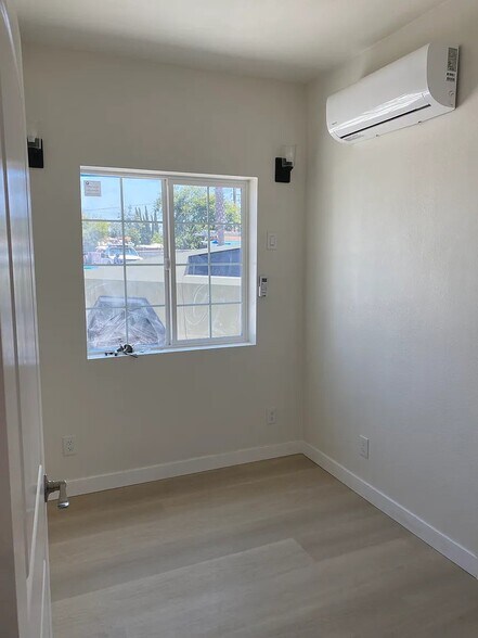 Building Photo - 4419 La Rica Ave