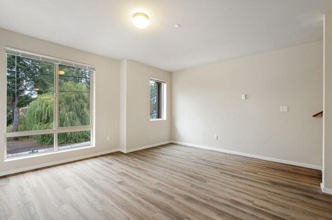 Building Photo - Pinnacle Townhomes