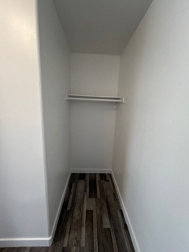 Building Photo - 1110 W 163rd St