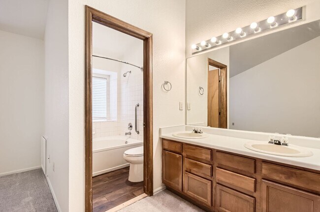 Building Photo - Beautiful Move in Ready Ranch Home in Sanderson Creek Neighborhood of Lakewood- New paint and car...