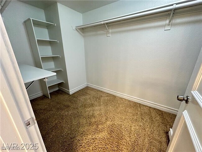 Building Photo - 270 E Flamingo Rd