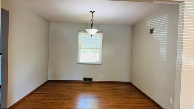 Building Photo - 9319 Aster Ave