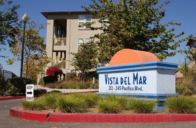 Primary Photo - Vista Del Mar