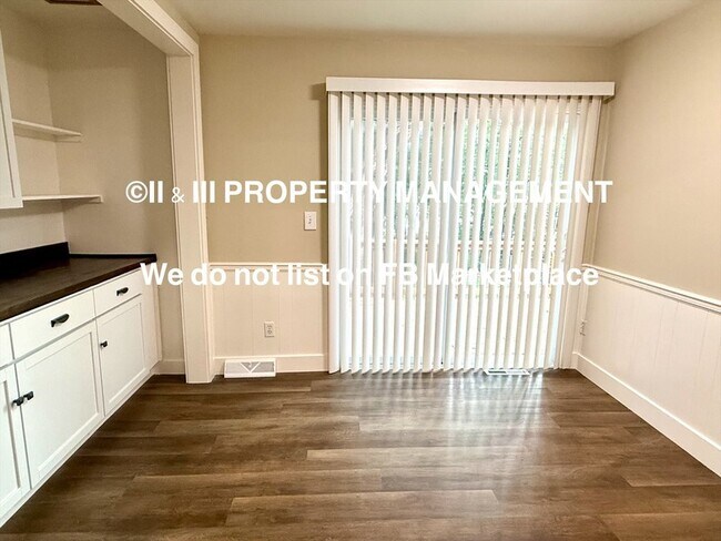 Building Photo - 9425 Carter Dr