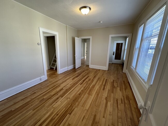 Building Photo - 2509 Aldrich Ave S