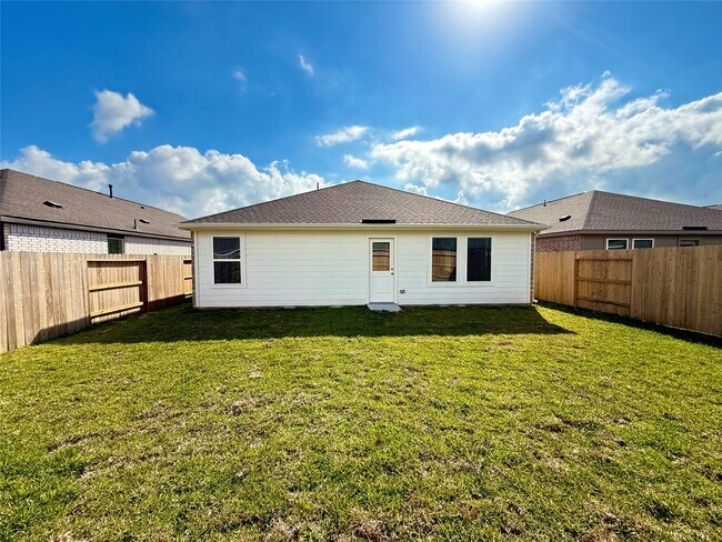 Building Photo - 31507 Casamari Dr