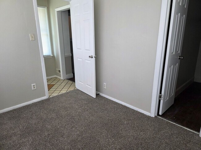 Building Photo - 2-Bedroom, 1-Bathroom Home with Basement – $1,050/Month - Accepting Section 8