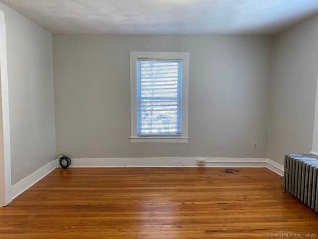 Building Photo - 435 Migeon Ave