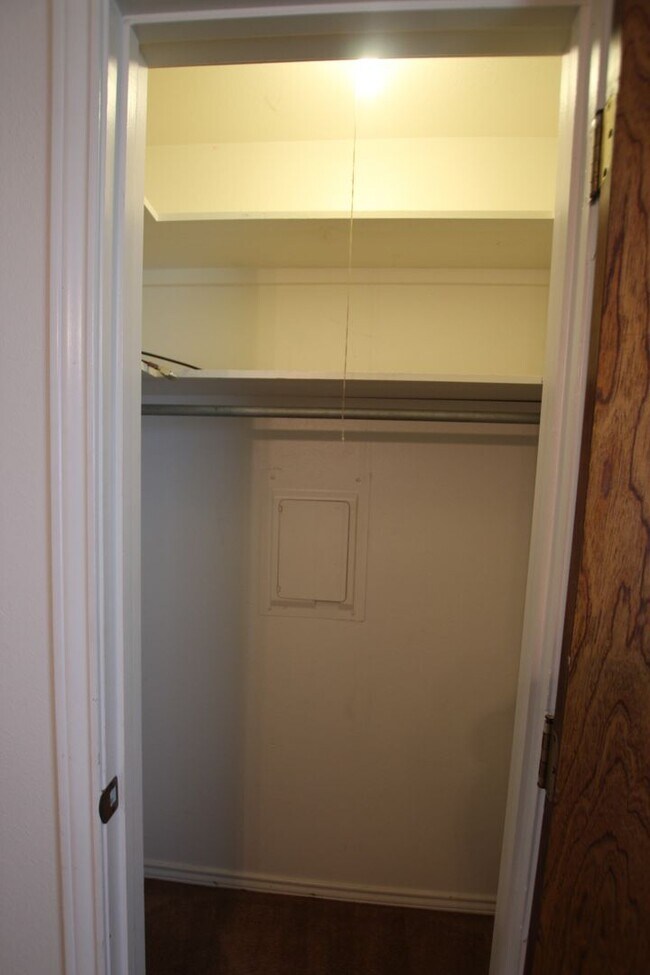 Building Photo - Ridgerock DUPLEX 20169/20171