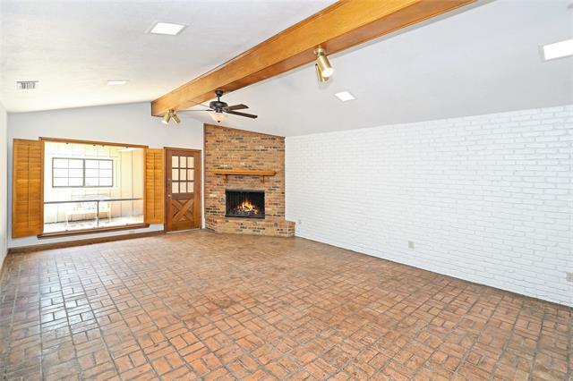Building Photo - 7610 Meadow Oaks Dr