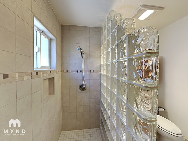 Building Photo - 524 Dudley Way