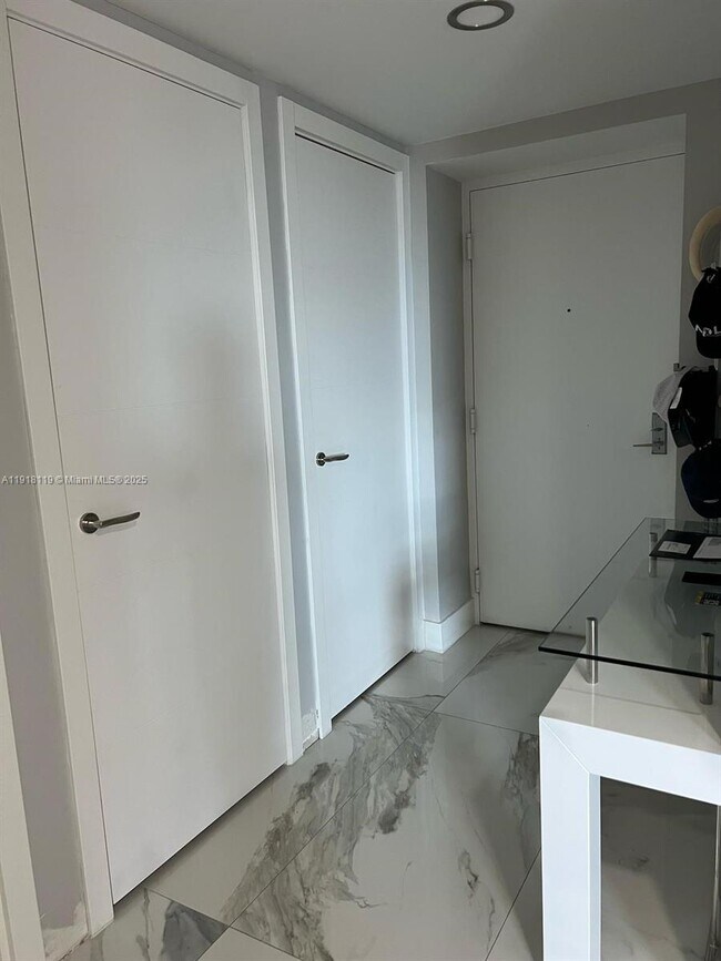 Building Photo - 55 SE 6th St