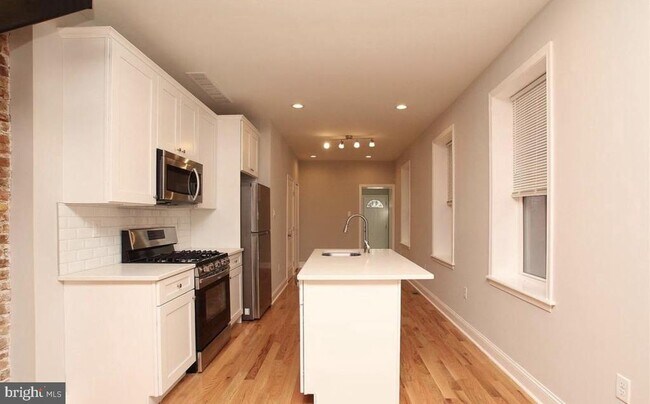 Building Photo - 758 N 43rd St