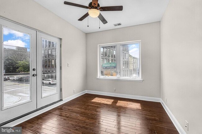 Building Photo - 2050 Frankford Ave