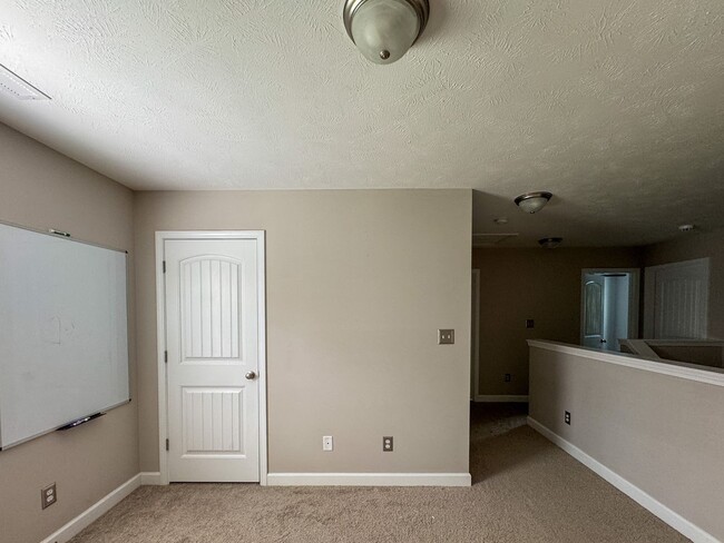 Building Photo - 267 High Leaf Dr