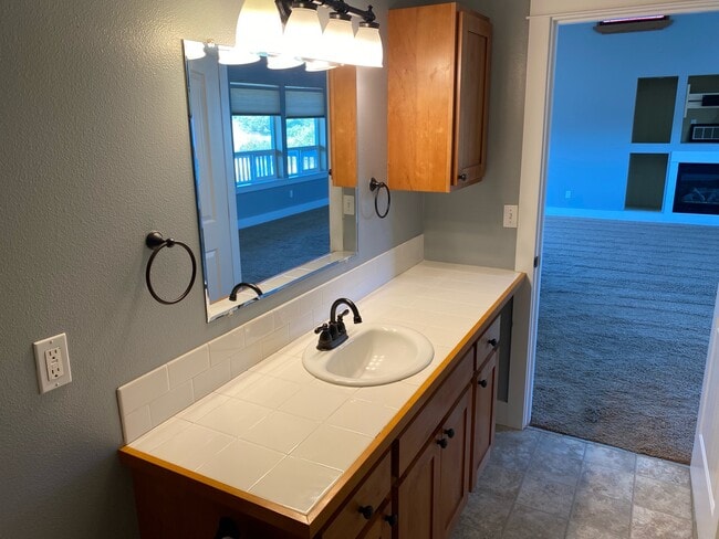 Building Photo - 451 Skylark St SW