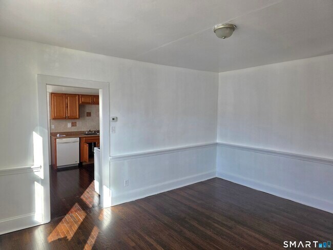 Building Photo - 219 Columbia St