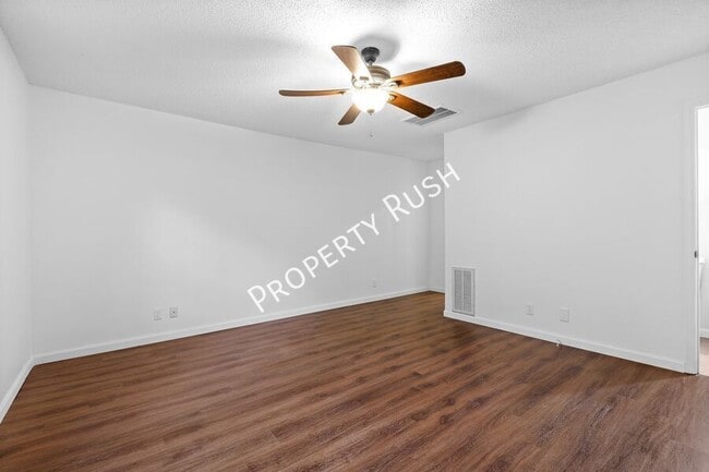 Building Photo - 3404 Frawley St
