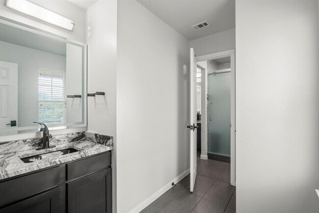 Building Photo - 4405 Bandice Ln