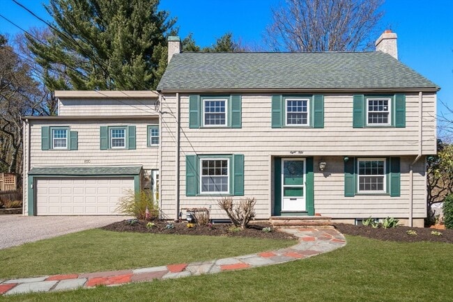 Building Photo - 850 Dedham St