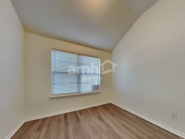 Building Photo - 924 Mesa Vista Dr