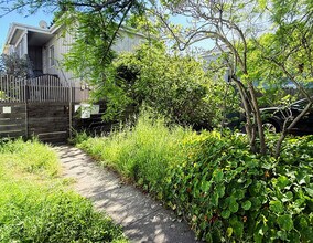 Building Photo - 1722 Stuart St