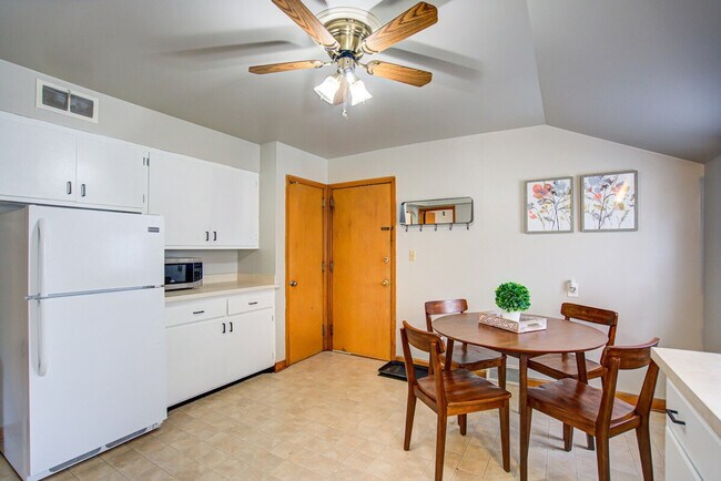 Building Photo - 3120 S 30th St