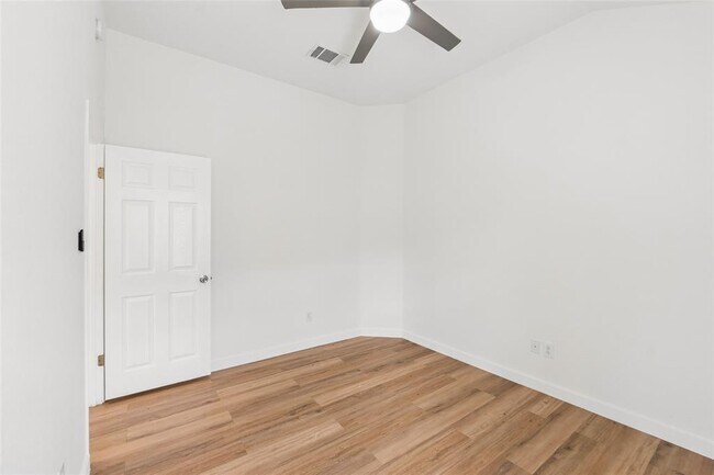 Building Photo - 1506 Cosmos Way