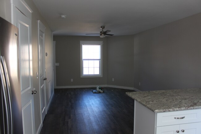 Building Photo - 109 Buster Ln