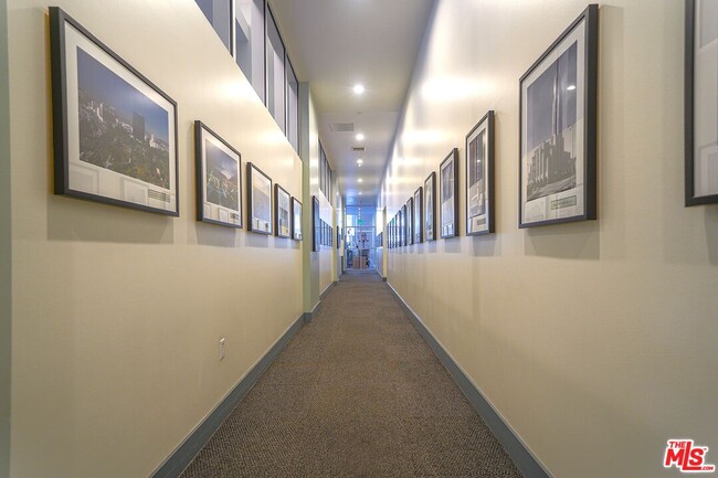 Building Photo - 801 S Grand Ave