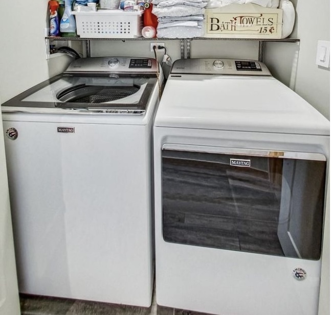 Second floor laundry/linen closet - 150 W Eugenie St