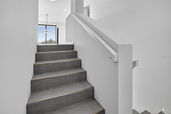 Building Photo - 13618 Greenfield Dr