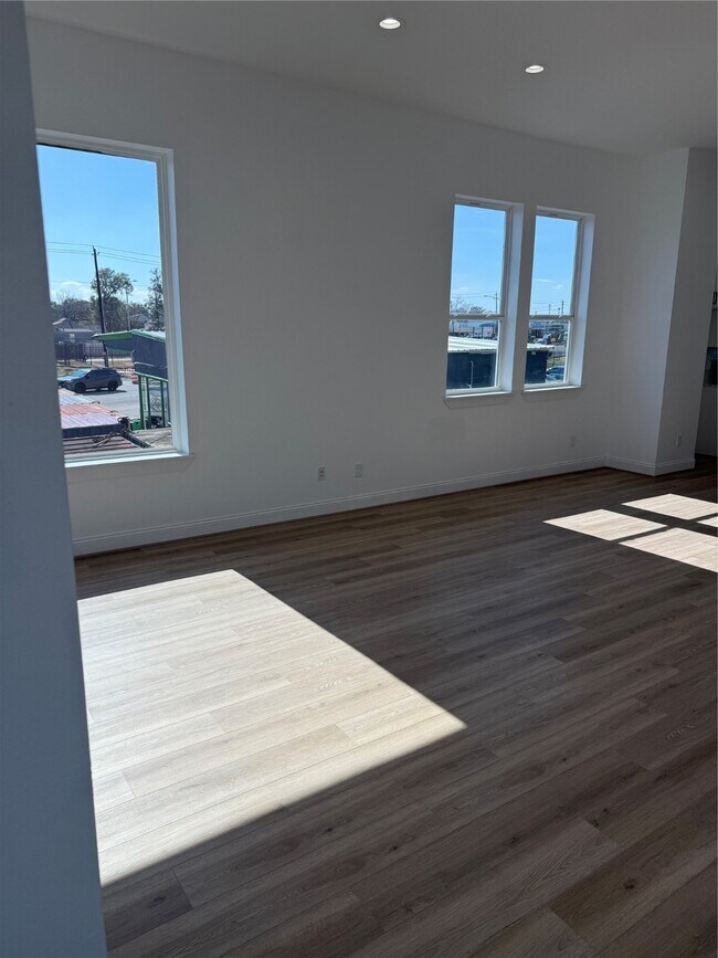 Building Photo - 6350 Culberson St