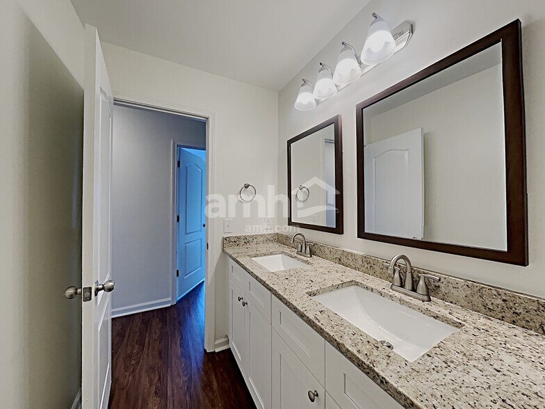 Building Photo - 4410 Split Creek Dr