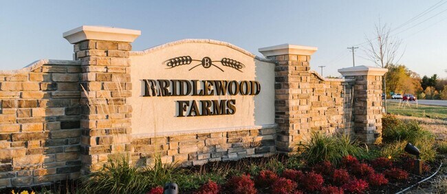 Building Photo - Stunning End Unit 3bed 3bath Townhome in Woodbury!