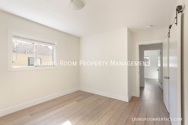 Building Photo - 8034 SE 42nd Ave