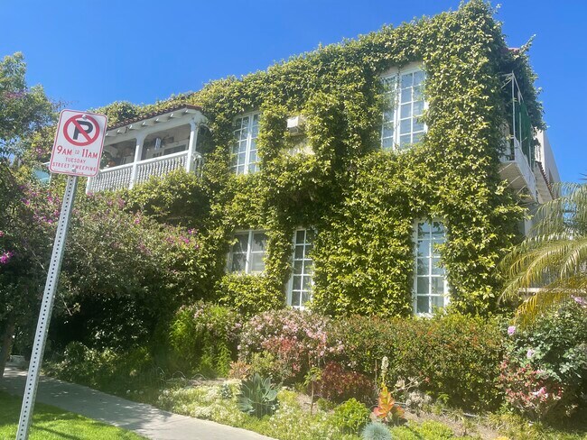 Building Photo - 401 N Norton Ave